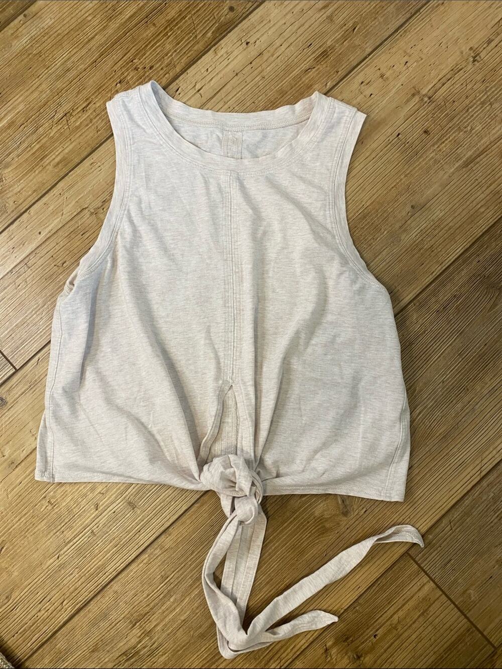 Lululemon tank size 2 Oatmeal Color Tie at Waist